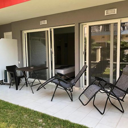 Red Luxury Aqua Aparthotel Paralia Katerinis Exterior photo